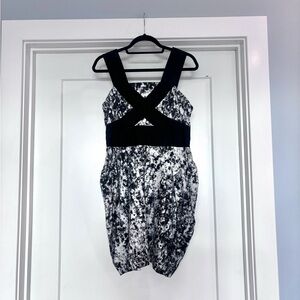 Go International Black & White Criss Cross Strappy Sleeveless Dress Junior Sz 11